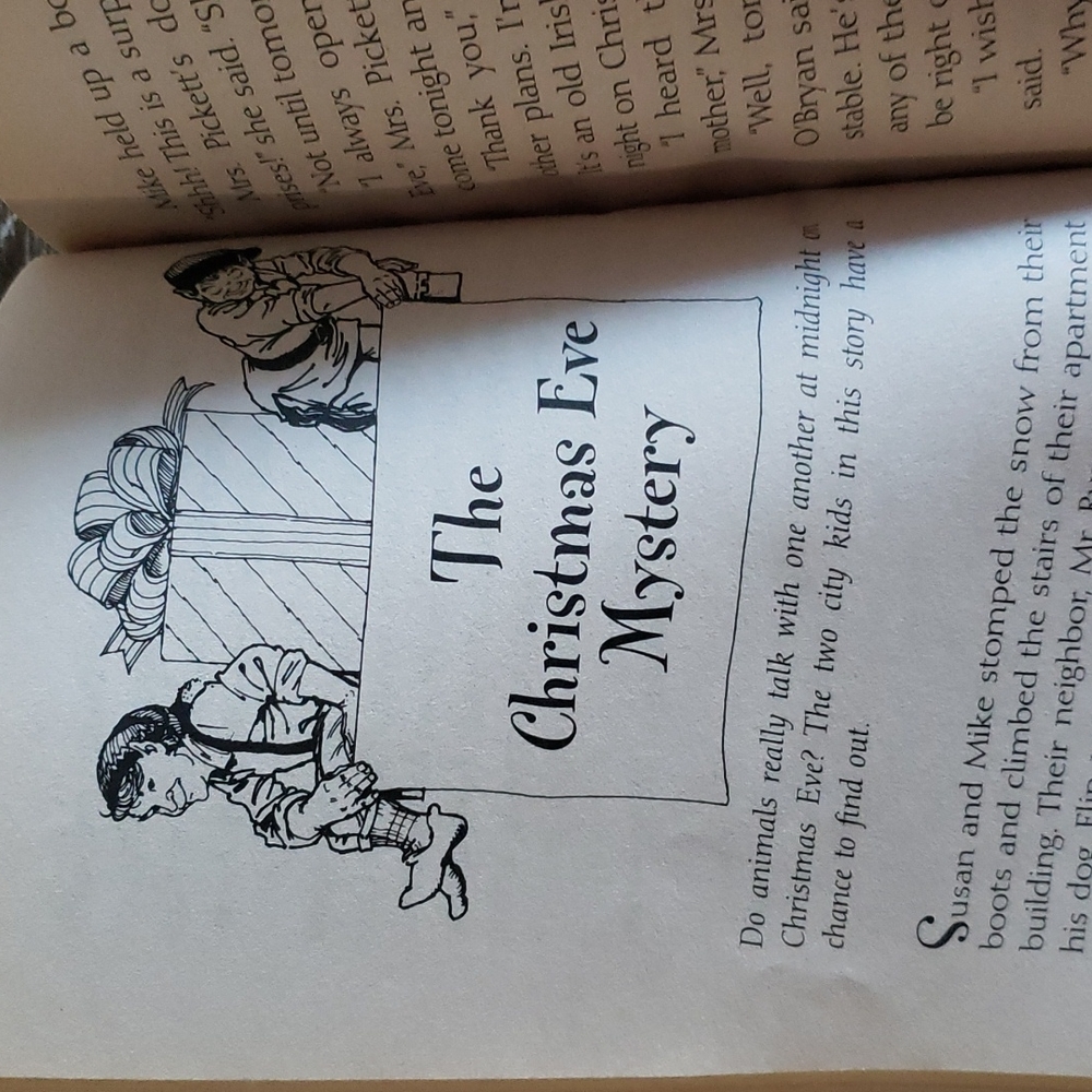 2 Children's Christmas Books with several short stories in each - Picture 5 of 8